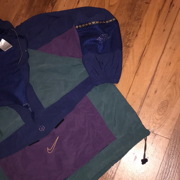 VINTAGE NIKE WINDBREAKER - Picture 8 of 8